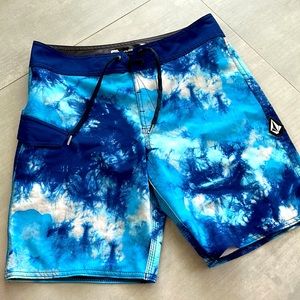 Volcom Boys Board Shorts NWOT